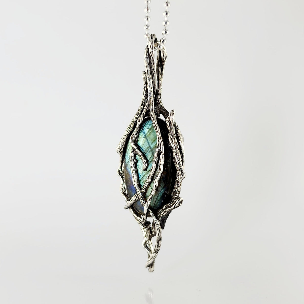 Labradorite Silver Pendant - DV Jewelry Designs