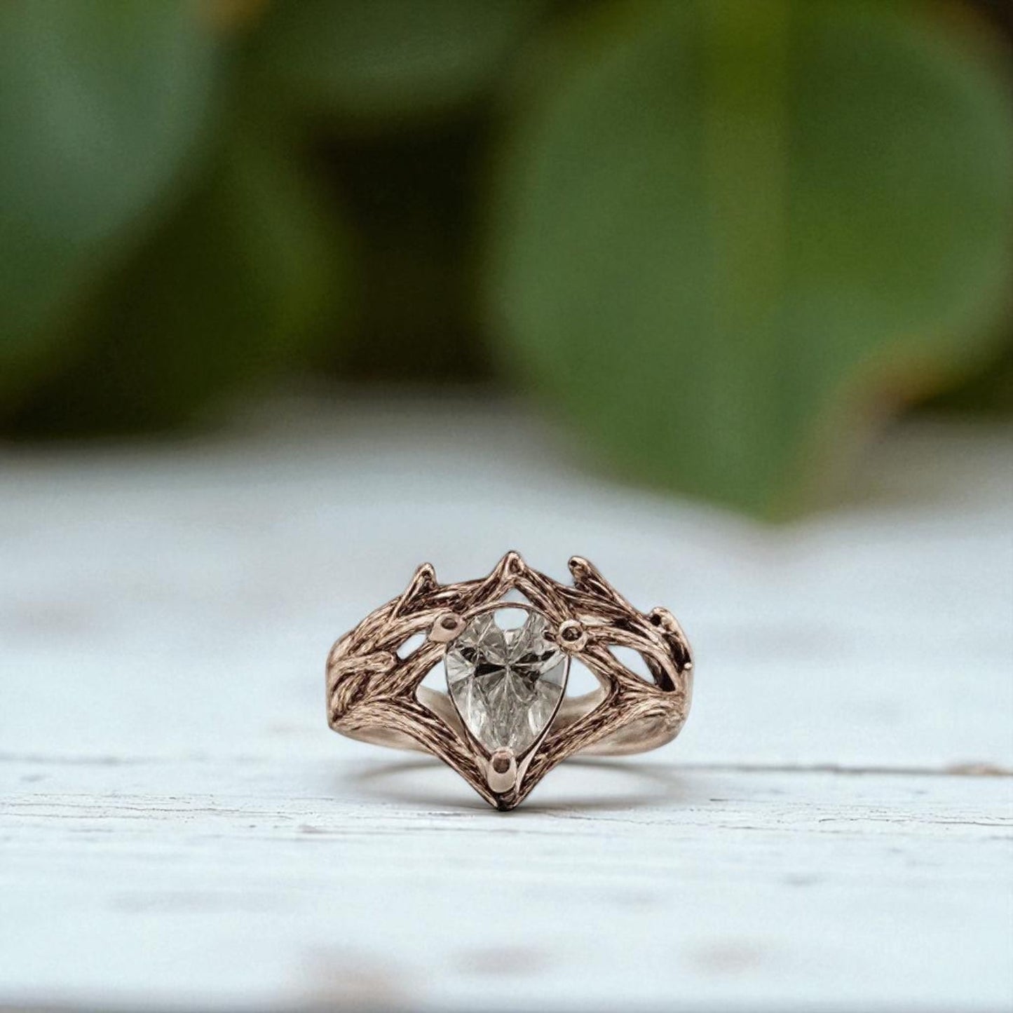 Pear-shaped Moissanite Solid Gold Ring